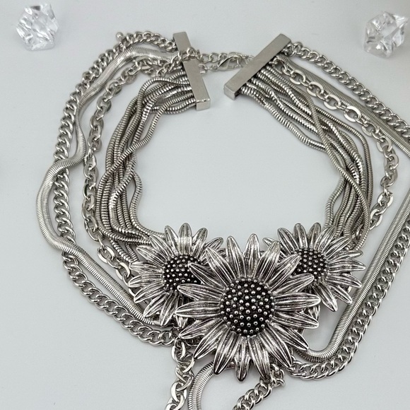 Vintage-Inspired Layered Sunflower Choker Necklace – Statement Piece - Picture 16 of 16